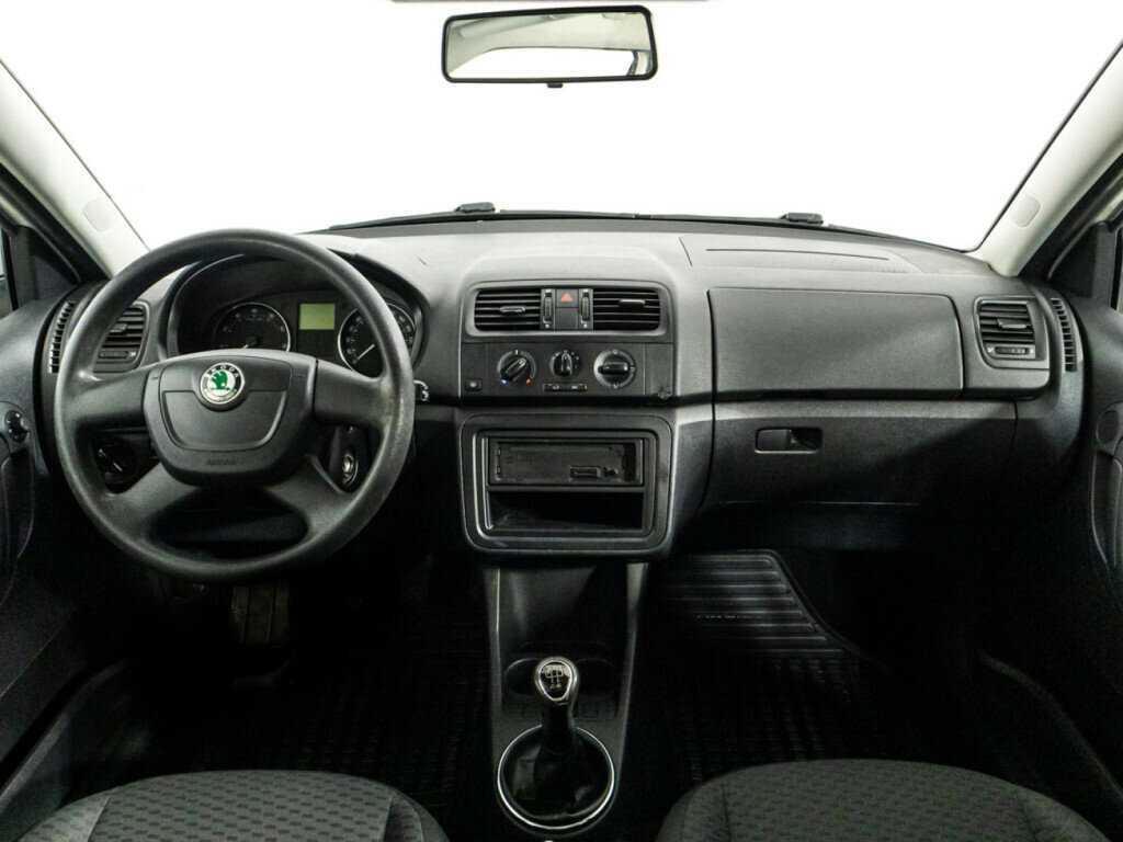 Skoda Fabia с пробегом — 2010 год. Фото: #12