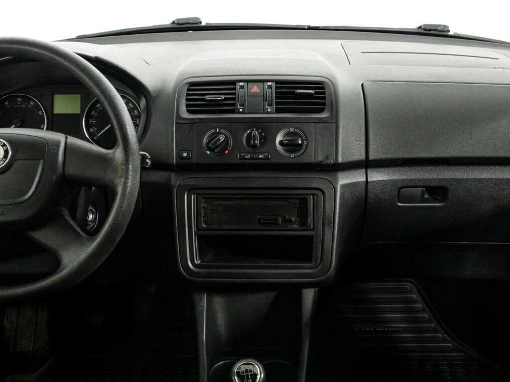 Skoda Fabia с пробегом — 2010 год. Фото: #13