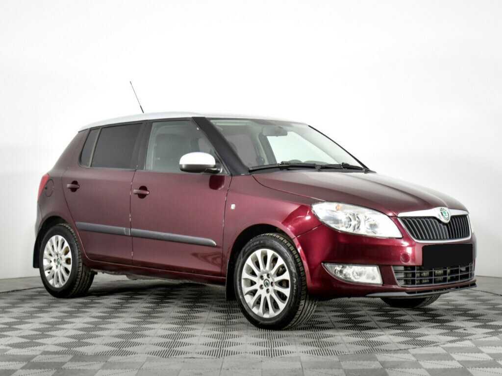 Skoda Fabia с пробегом — 2011 год. Фото: #2