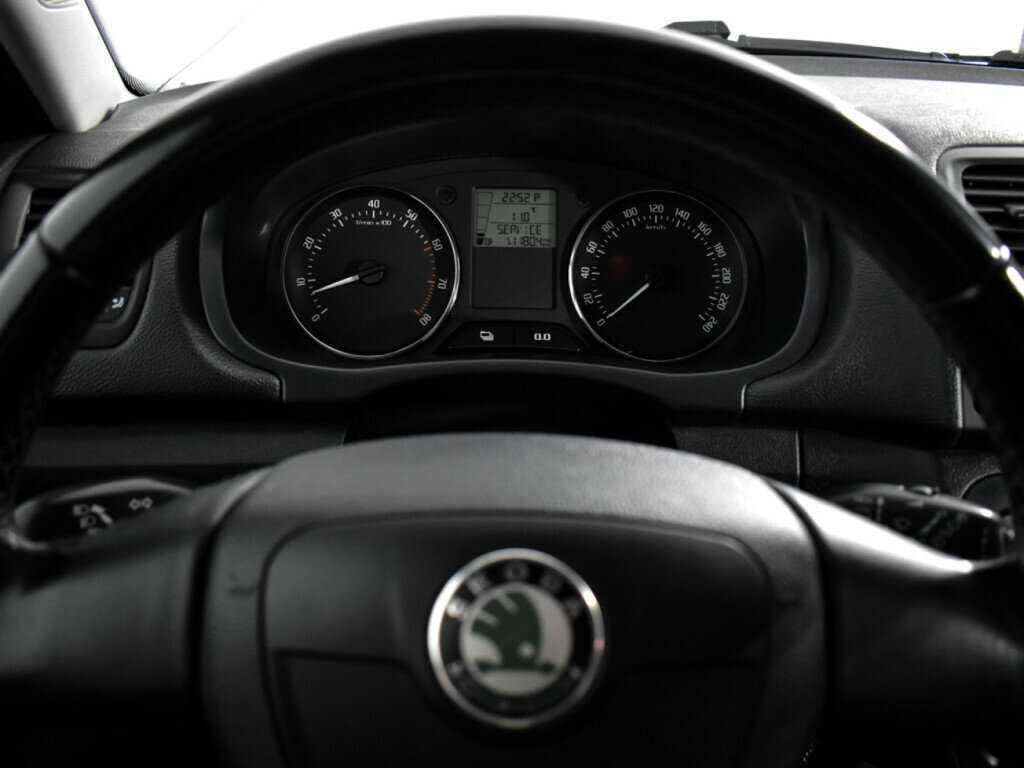 Skoda Fabia с пробегом — 2011 год. Фото: #14