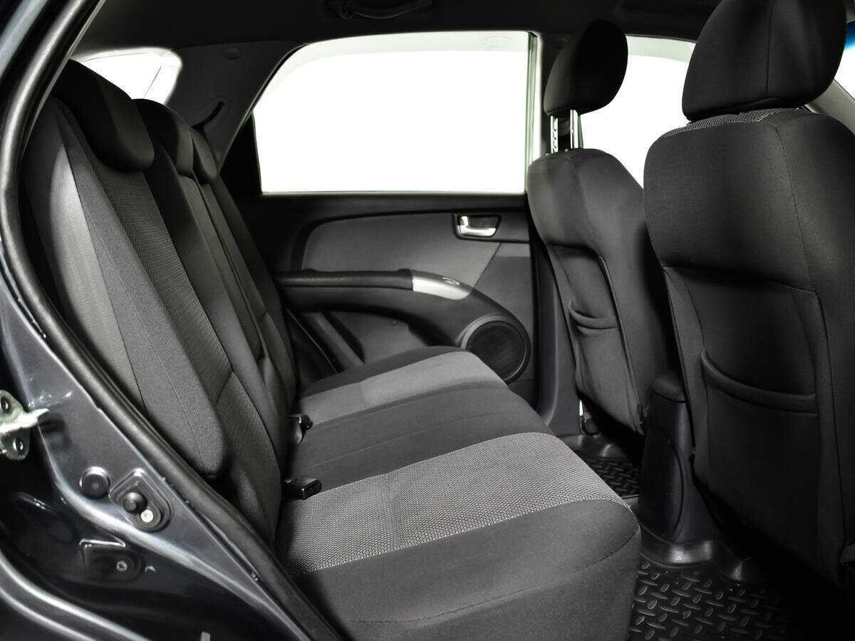 Kia Sportage с пробегом — 2010 год. Фото: #8
