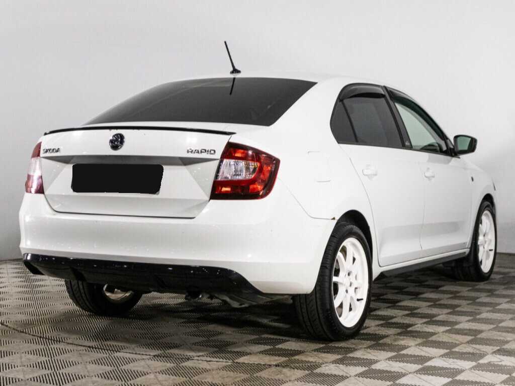 Skoda Rapid с пробегом — 2016 год. Фото: #4