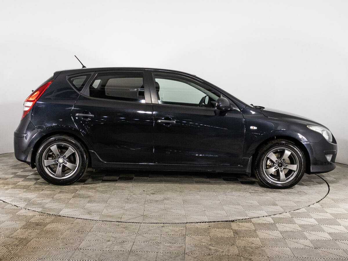 Hyundai i30 с пробегом — 2010 год. Фото: #3