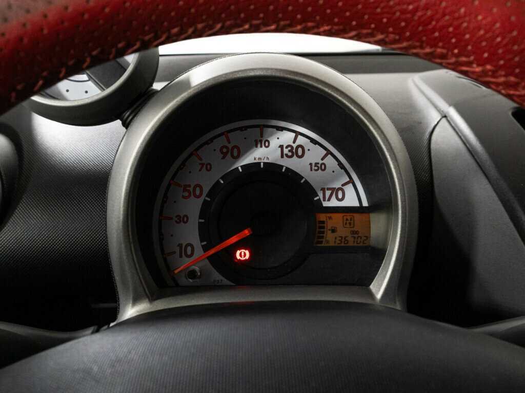 Peugeot 107 с пробегом — 2010 год. Фото: #11