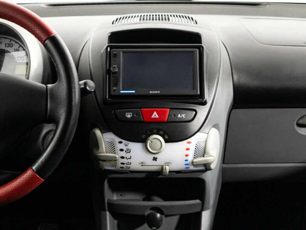 Peugeot 107 с пробегом — 2010 год. Фото: #13