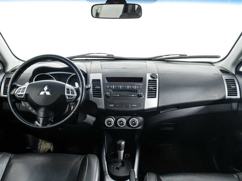 Mitsubishi Outlander с пробегом — 2008 год. Фото: #11