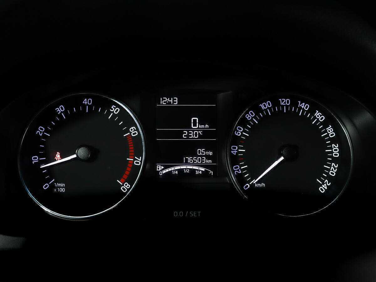 Skoda Rapid с пробегом — 2017 год. Фото: #11