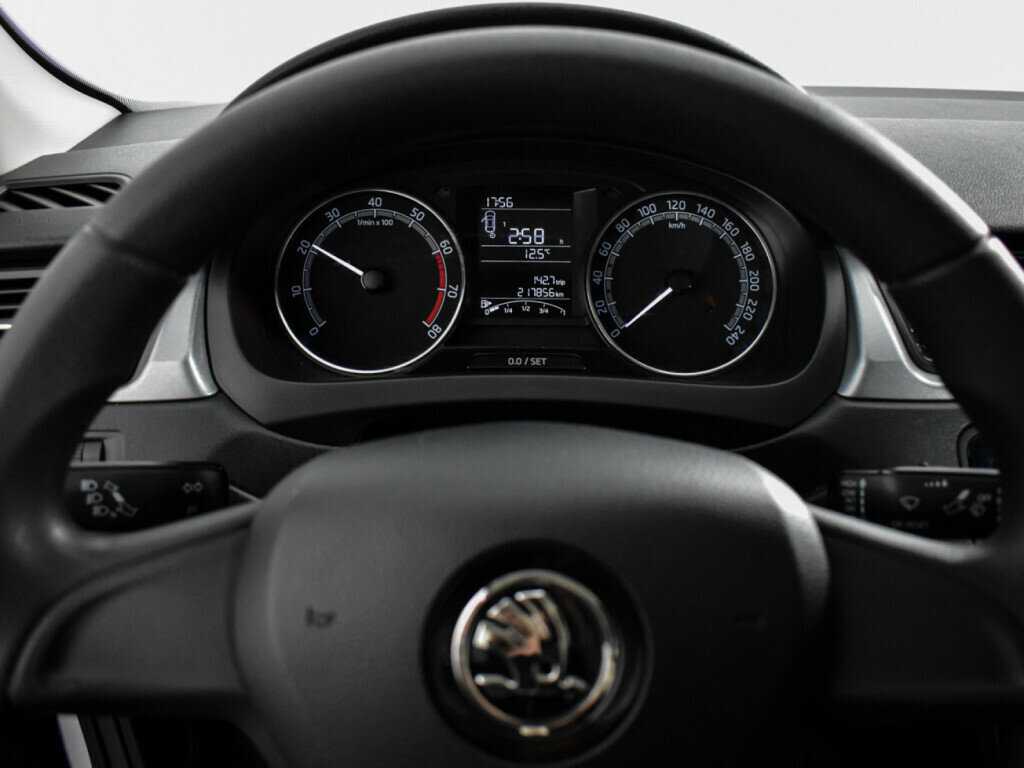 Skoda Rapid с пробегом — 2018 год. Фото: #13