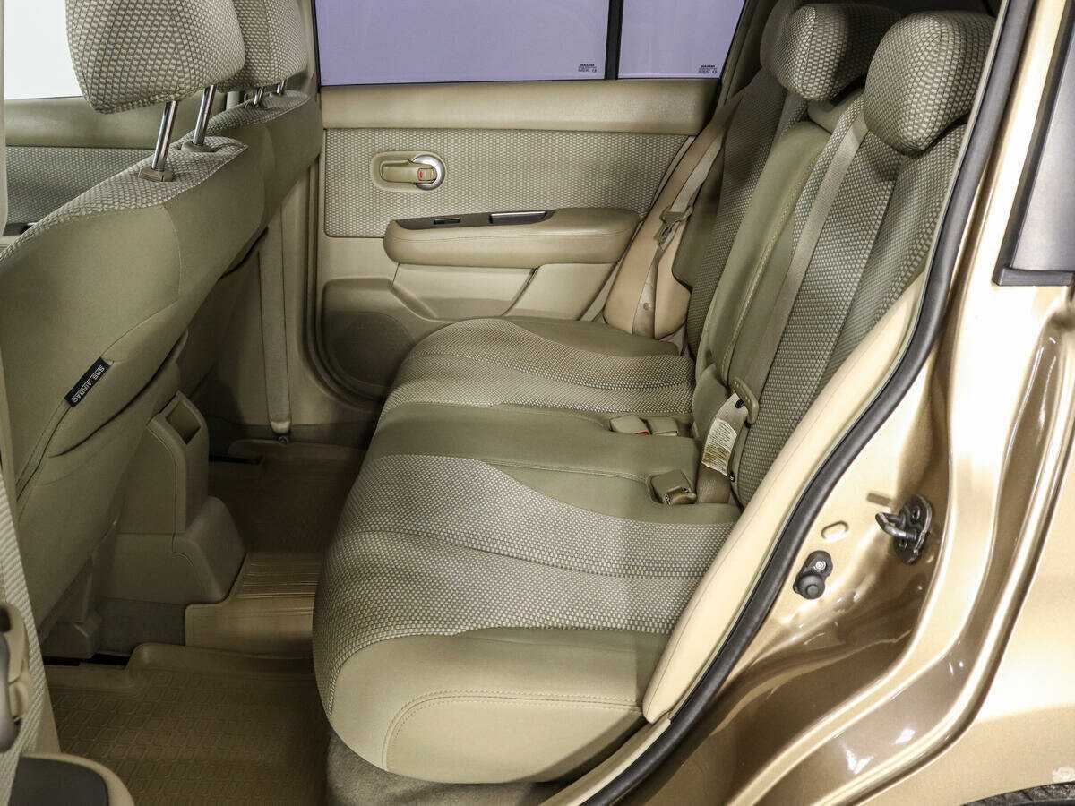 Nissan Tiida с пробегом — 2008 год. Фото: #7