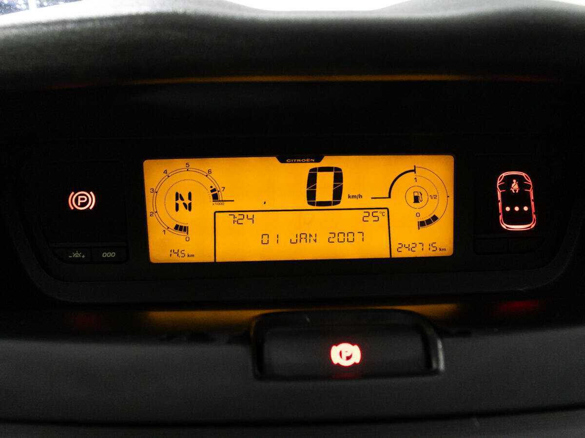 Citroen C4 Picasso с пробегом — 2010 год. Фото: #11