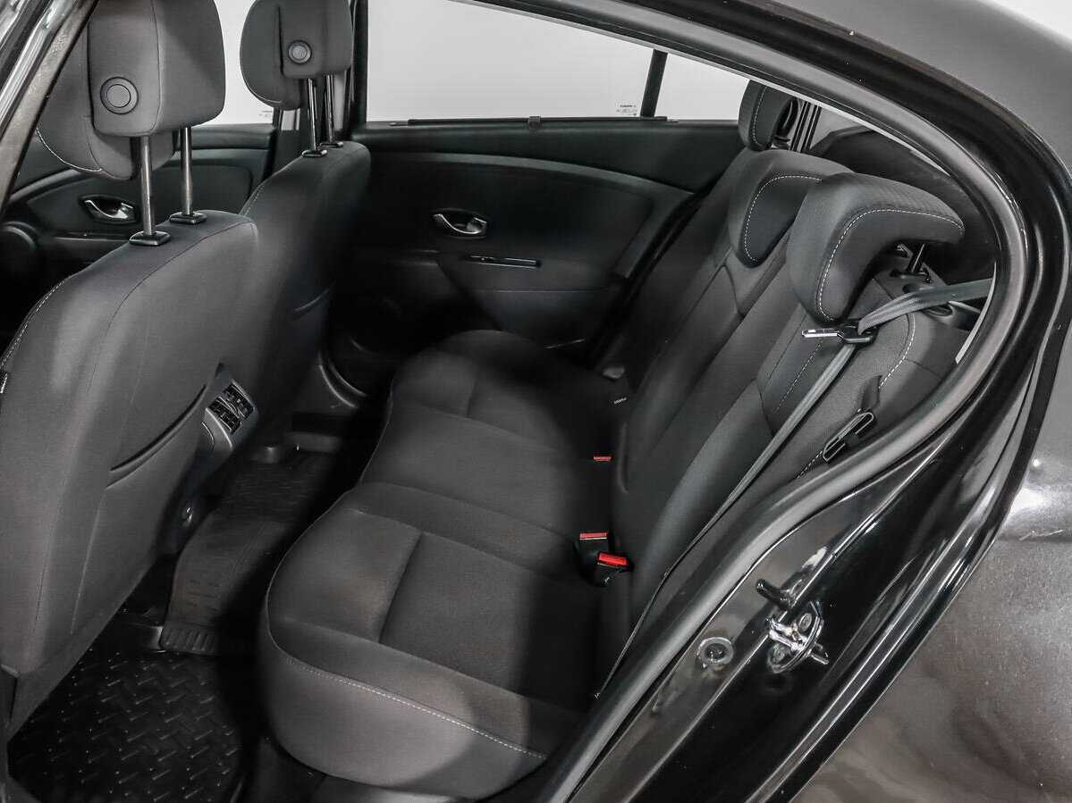 Renault Fluence с пробегом — 2011 год. Фото: #10