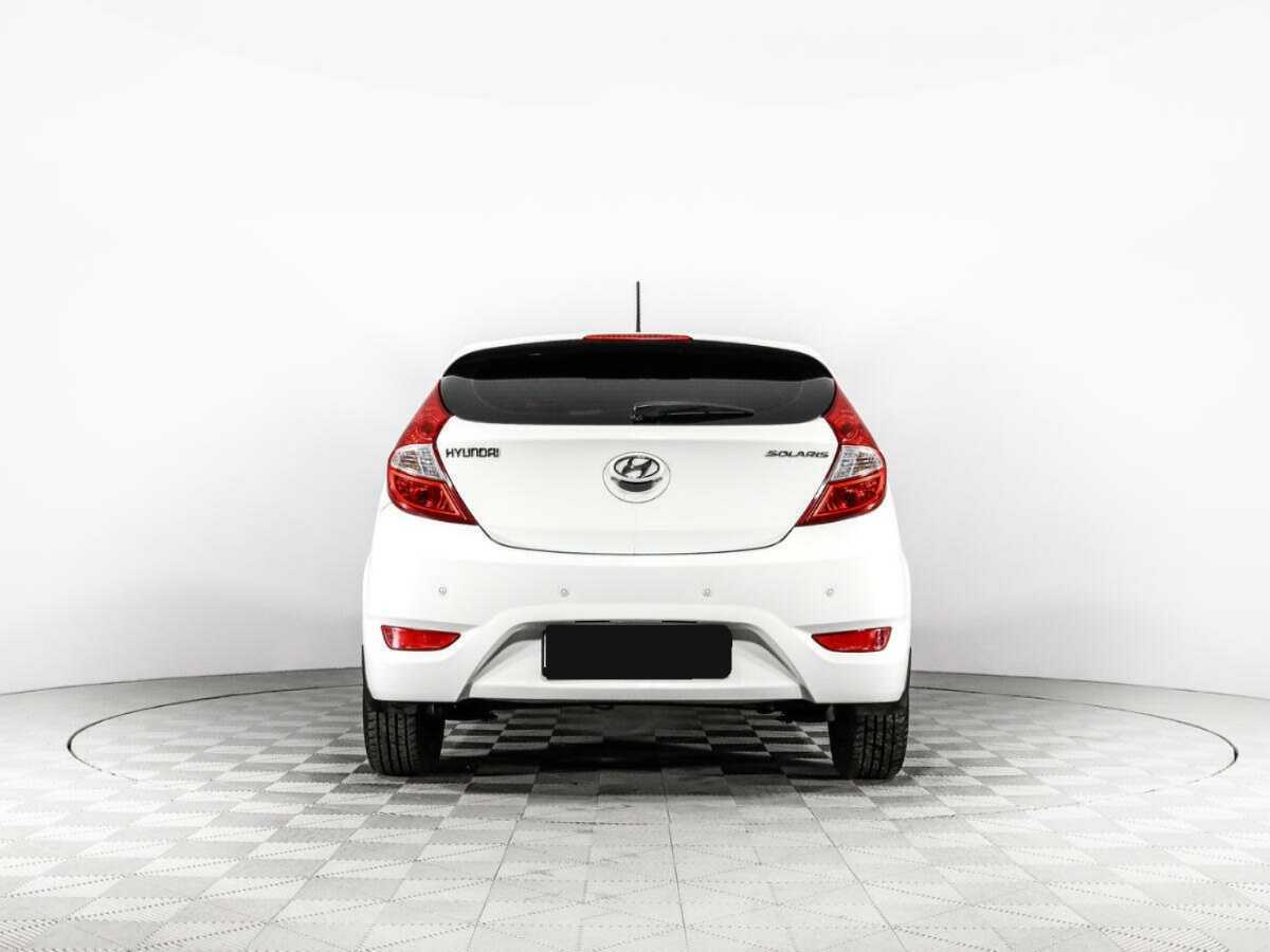Hyundai Solaris с пробегом — 2014 год. Фото: #5