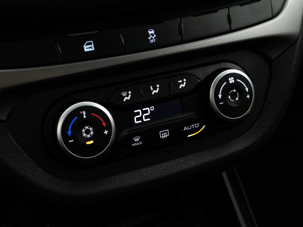 Lada (ВАЗ) Vesta с пробегом — 2017 год. Фото: #15