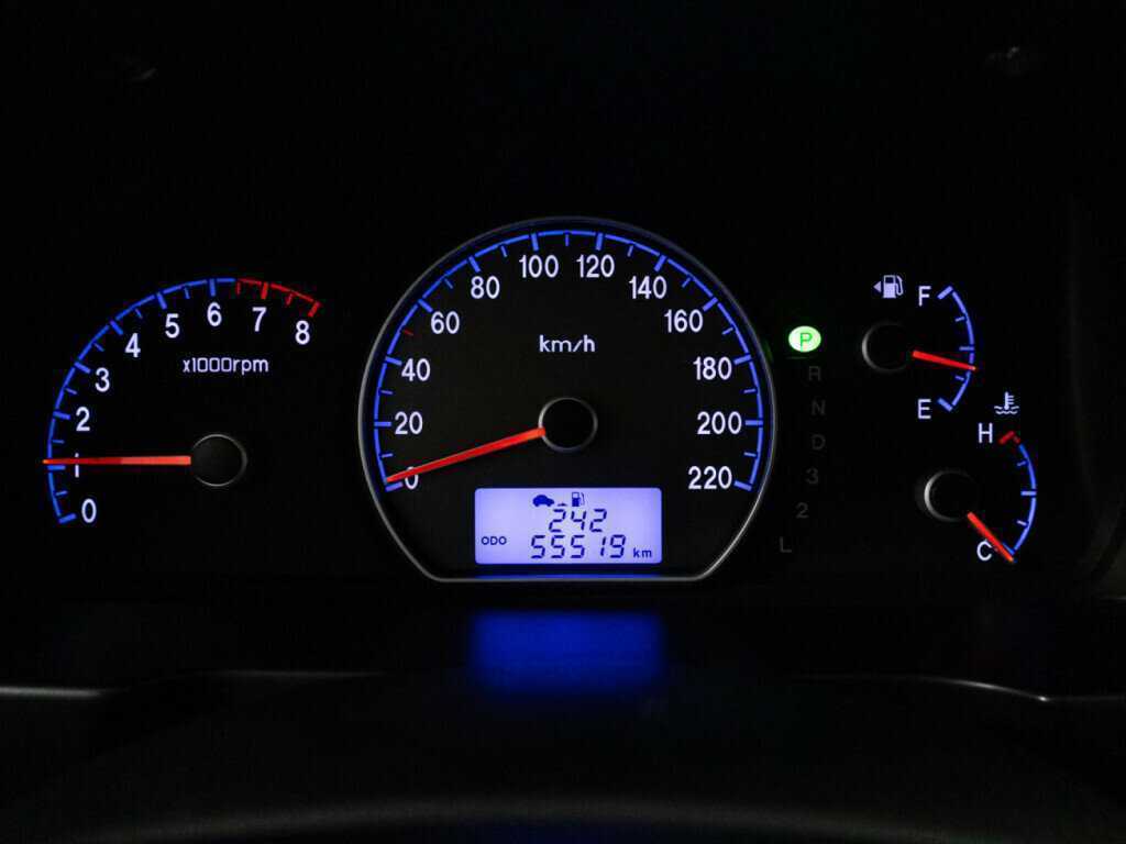 Hyundai Elantra с пробегом — 2008 год. Фото: #11