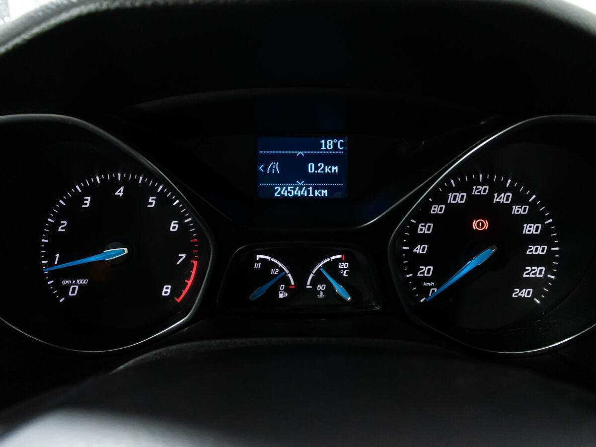 Ford Focus с пробегом — 2011 год. Фото: #10