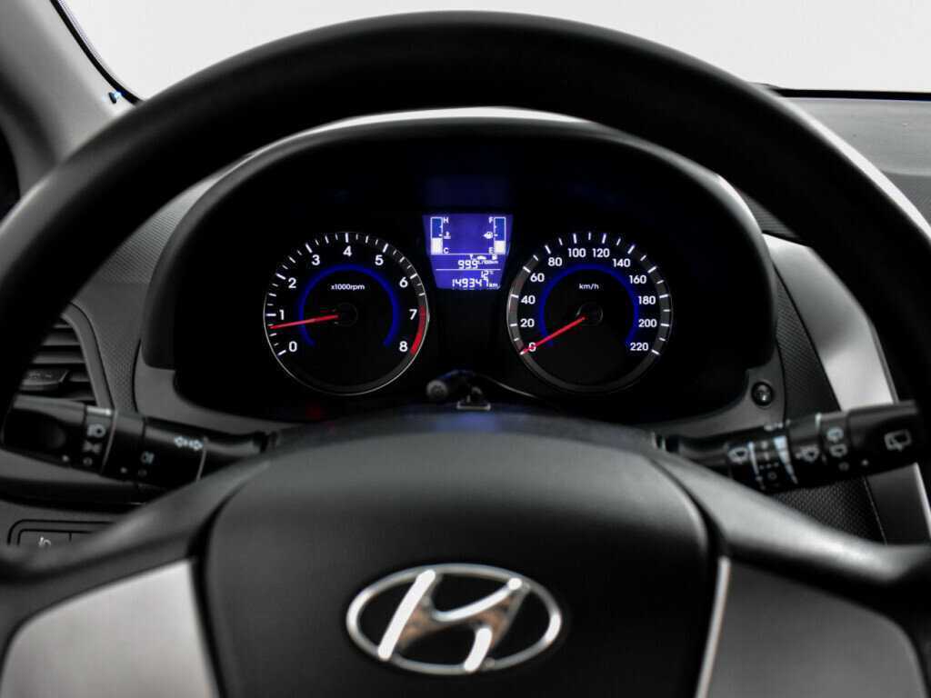 Hyundai Solaris с пробегом — 2014 год. Фото: #15