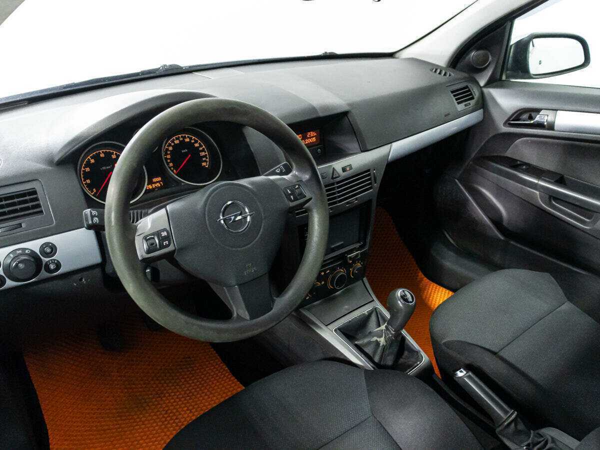 Opel Astra с пробегом — 2005 год. Фото: #10