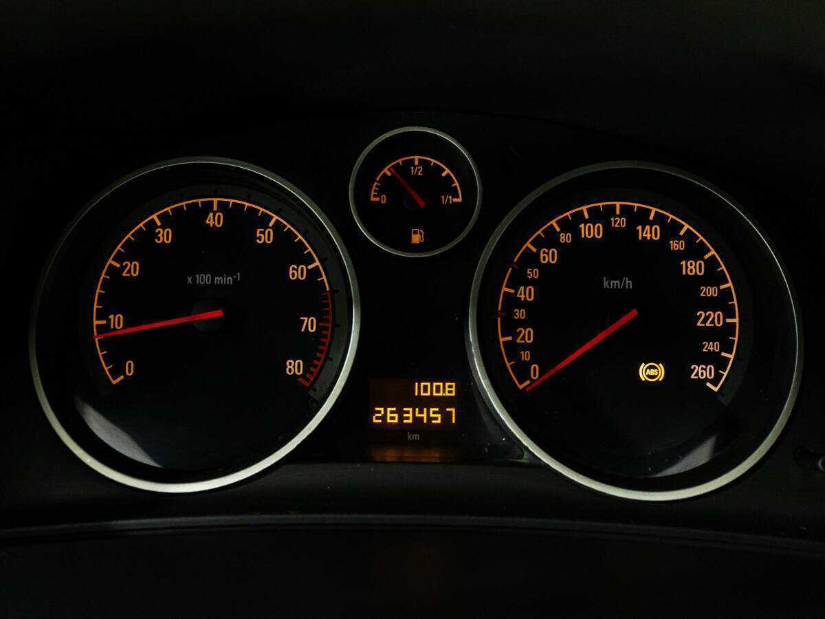 Opel Astra с пробегом — 2005 год. Фото: #11