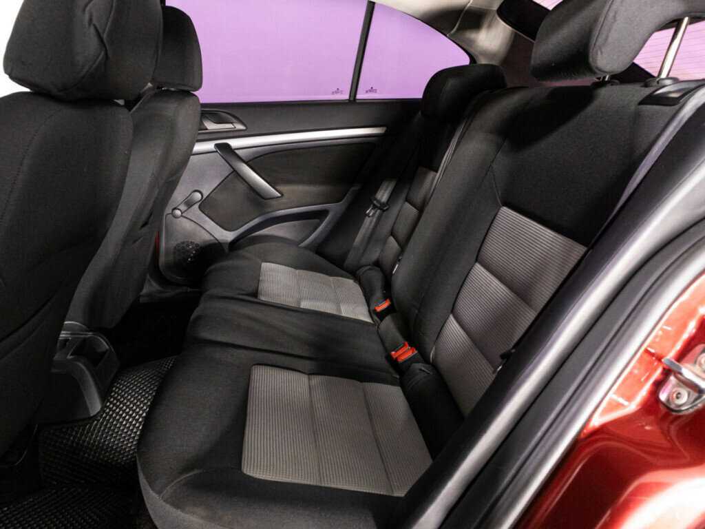 Skoda Octavia с пробегом — 2008 год. Фото: #9