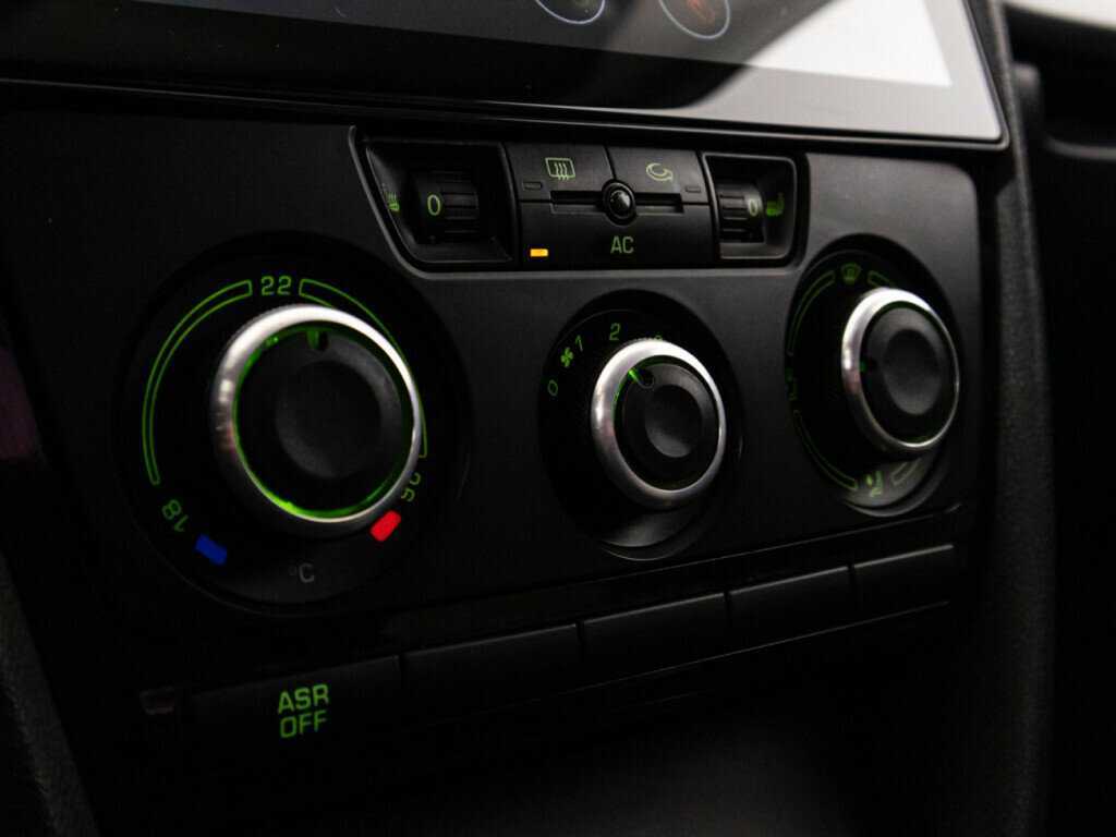 Skoda Octavia с пробегом — 2008 год. Фото: #14