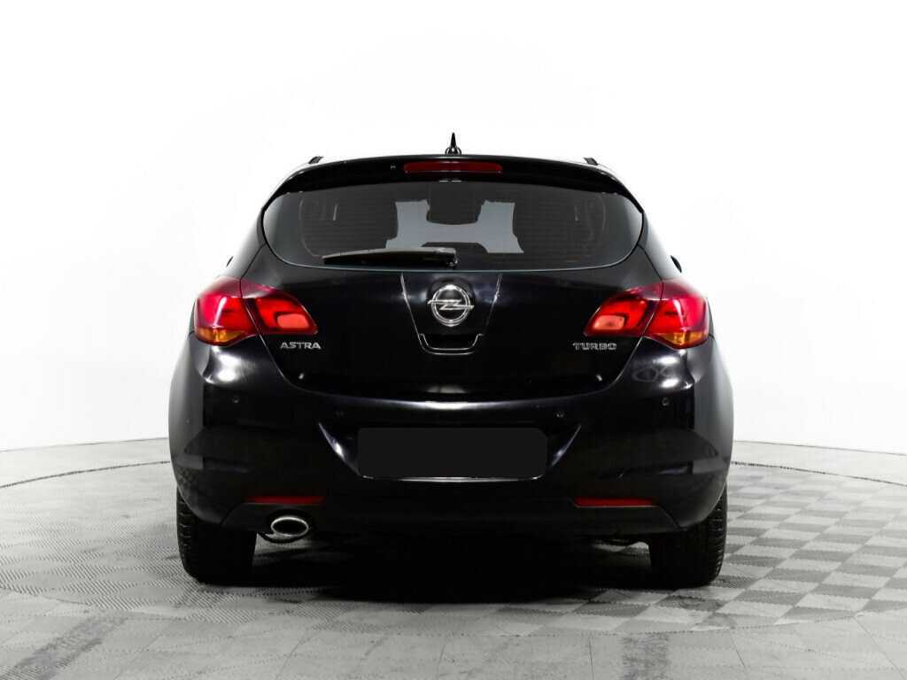 Opel Astra с пробегом — 2011 год. Фото: #5