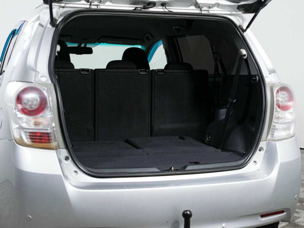 Toyota Verso с пробегом — 2011 год. Фото: #6