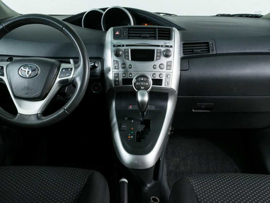 Toyota Verso с пробегом — 2011 год. Фото: #8