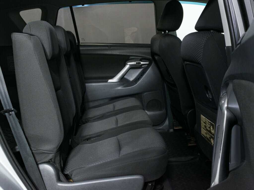 Toyota Verso с пробегом — 2011 год. Фото: #9