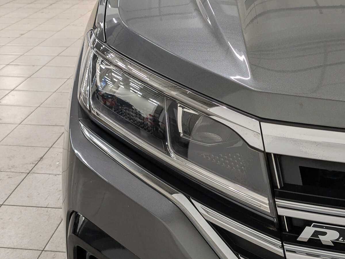 Volkswagen Touareg с пробегом — 2019 год. Фото: #10