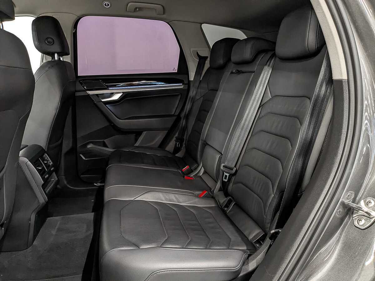 Volkswagen Touareg с пробегом — 2019 год. Фото: #17