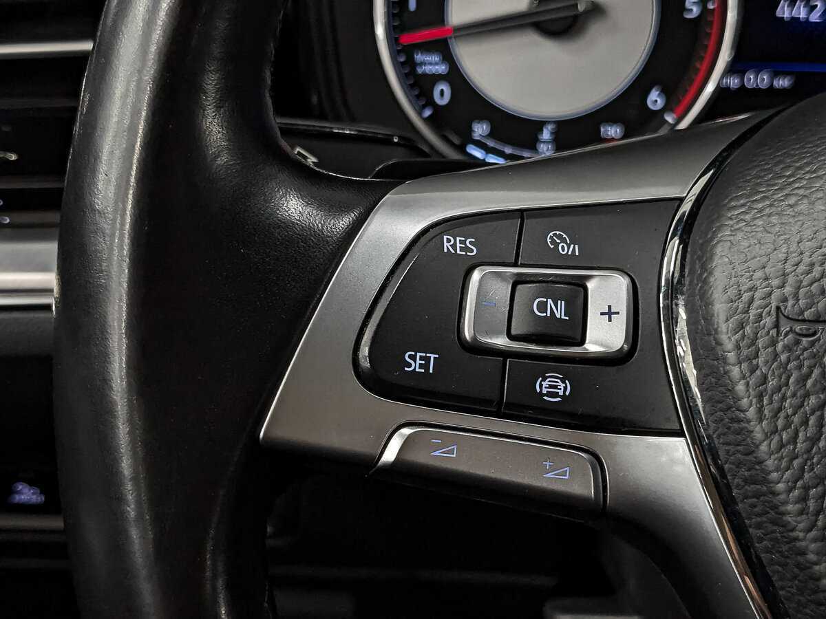 Volkswagen Touareg с пробегом — 2019 год. Фото: #26