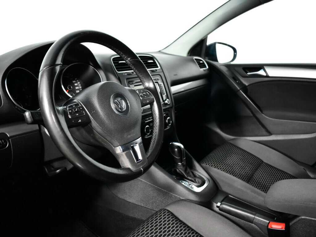 Volkswagen Golf с пробегом — 2011 год. Фото: #12