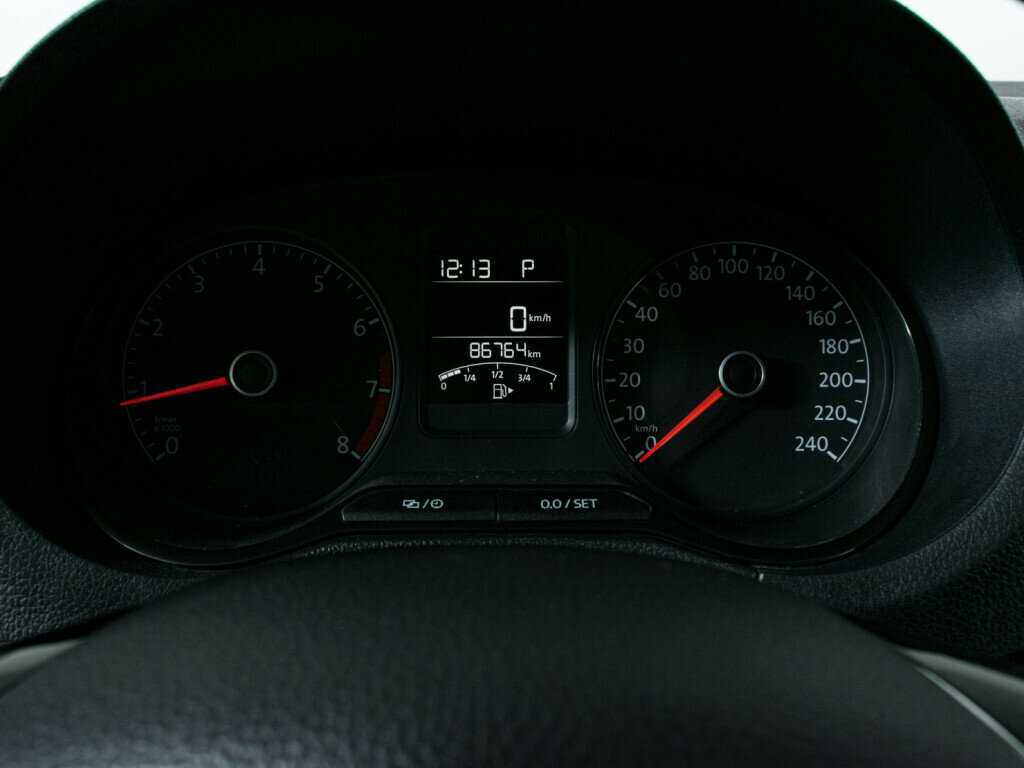 Volkswagen Polo с пробегом — 2016 год. Фото: #10