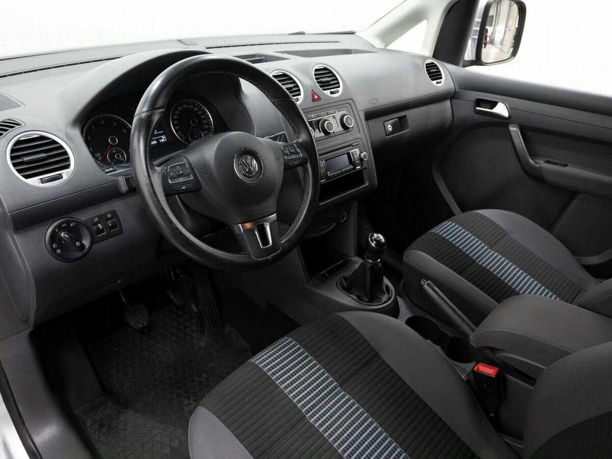 Volkswagen Caddy с пробегом — 2013 год. Фото: #8