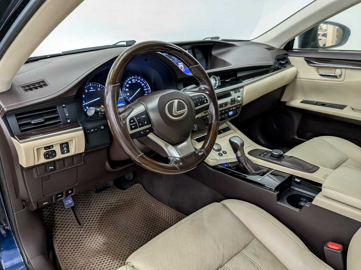 Lexus ES с пробегом — 2015 год. Фото: #15