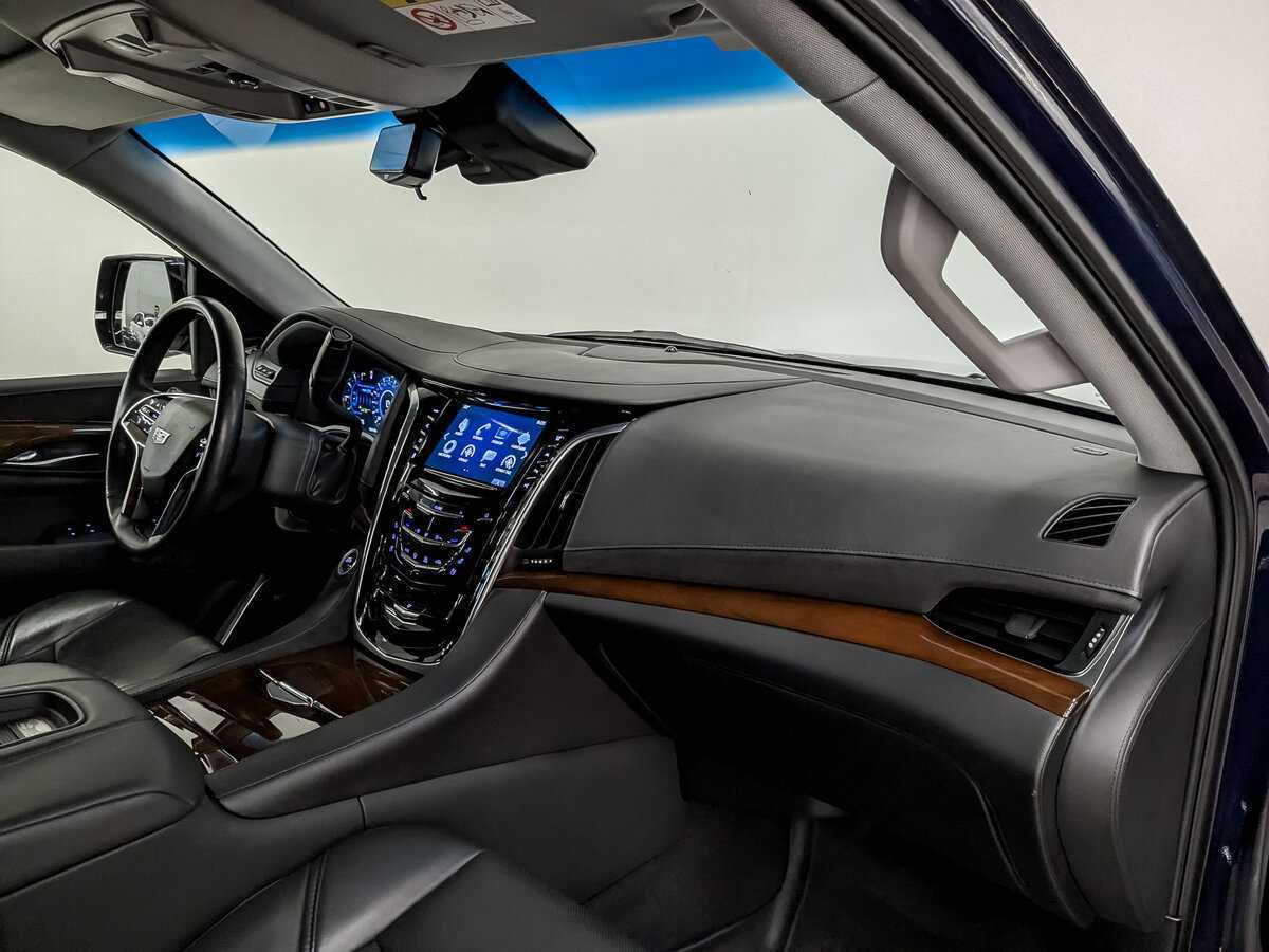 Cadillac Escalade с пробегом — 2018 год. Фото: #10