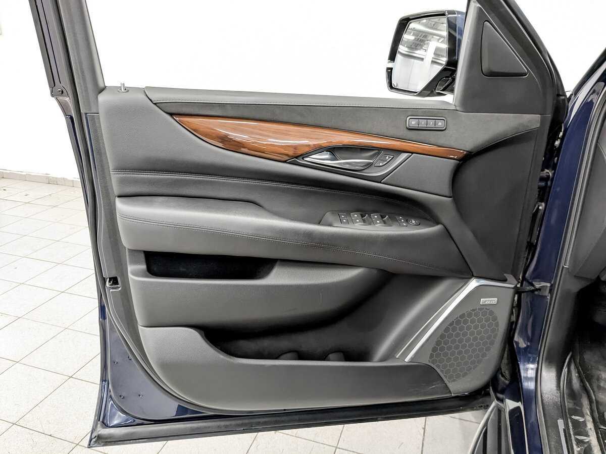 Cadillac Escalade с пробегом — 2018 год. Фото: #15