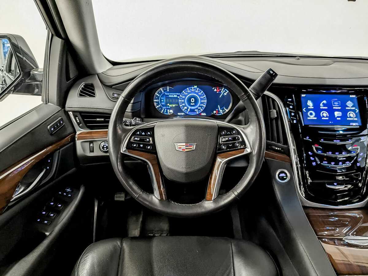 Cadillac Escalade с пробегом — 2018 год. Фото: #18