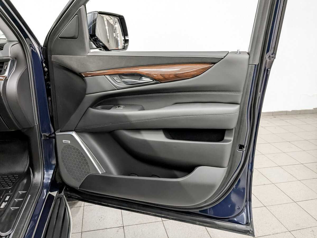 Cadillac Escalade с пробегом — 2018 год. Фото: #21