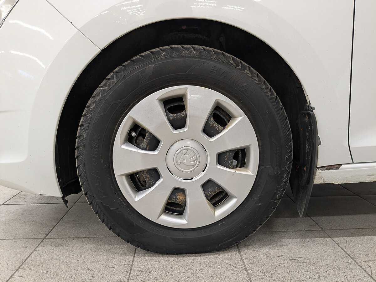 Skoda Rapid с пробегом — 2017 год. Фото: #11