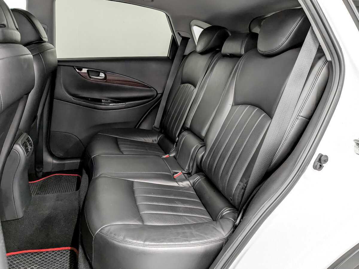 Infiniti QX50 с пробегом — 2016 год. Фото: #11