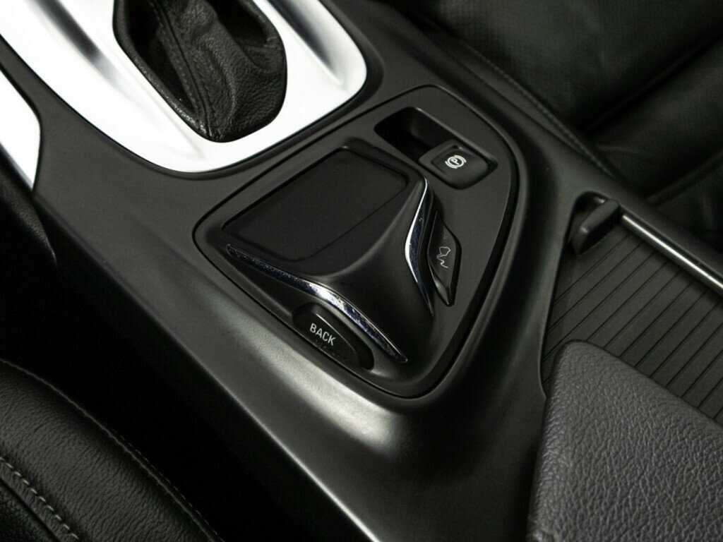 Opel Insignia с пробегом — 2014 год. Фото: #19