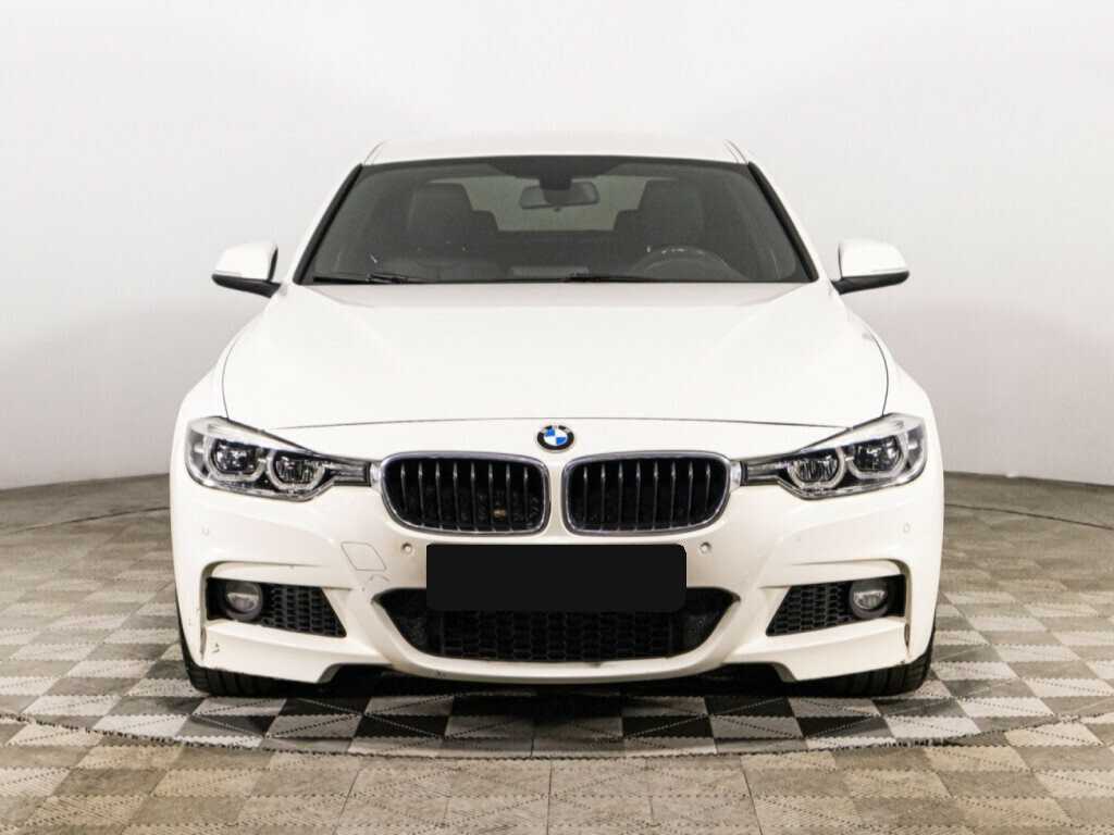 BMW 3 серии с пробегом — 2018 год. Фото: #1