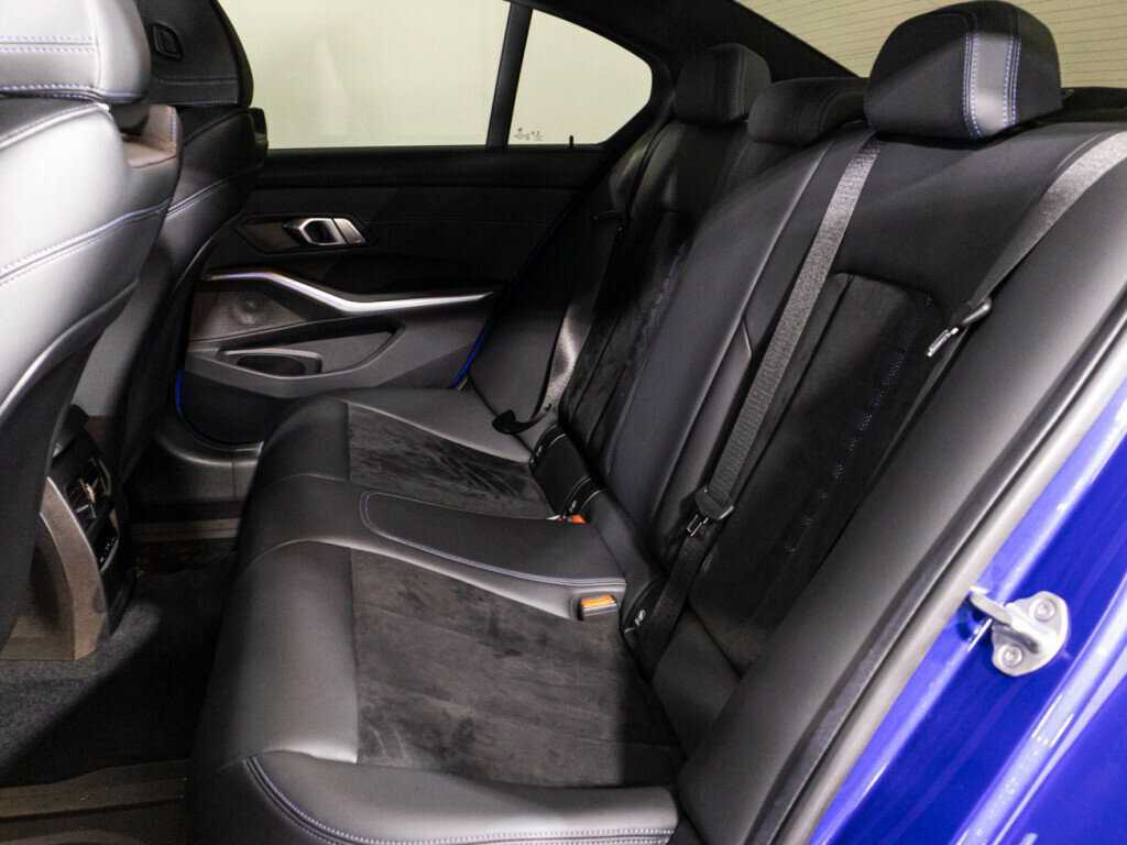 BMW 3 серии с пробегом — 2019 год. Фото: #9