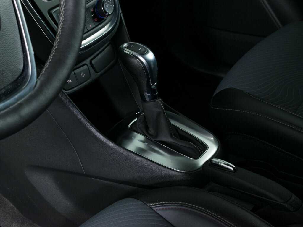 Opel Mokka с пробегом — 2014 год. Фото: #12