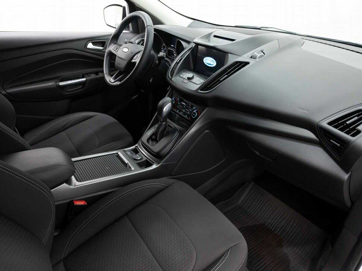 Ford Kuga с пробегом — 2017 год. Фото: #12