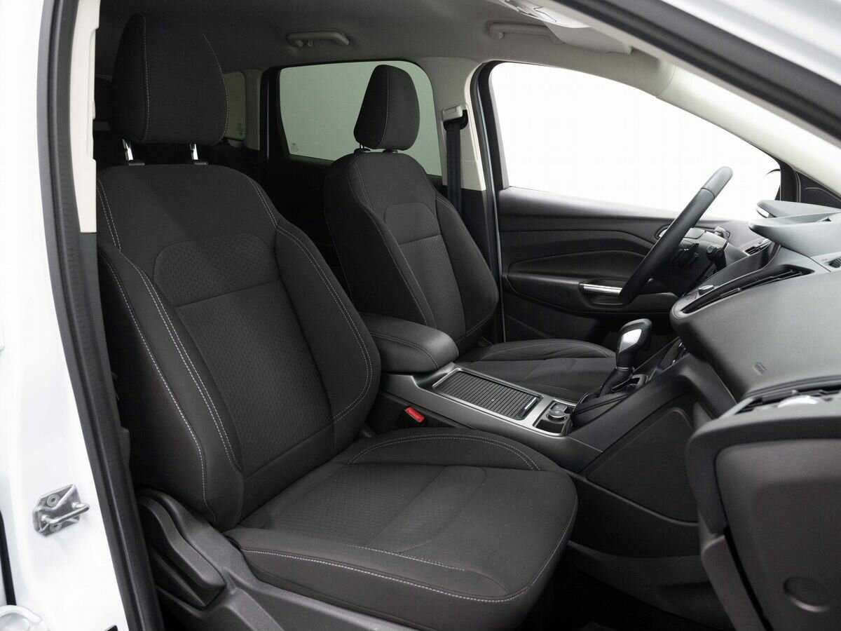 Ford Kuga с пробегом — 2017 год. Фото: #13