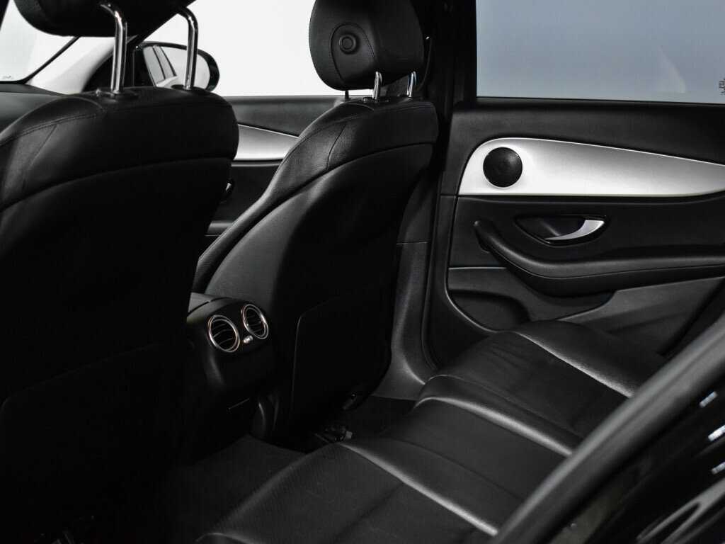 Mercedes-Benz E-Класс с пробегом — 2021 год. Фото: #9