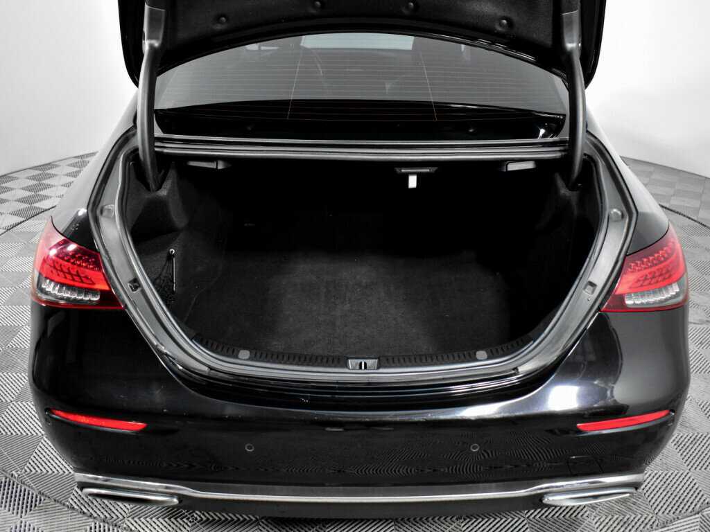 Mercedes-Benz E-Класс с пробегом — 2021 год. Фото: #18