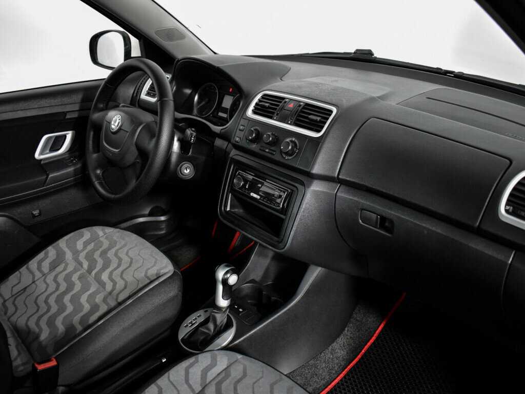 Skoda Fabia с пробегом — 2009 год. Фото: #11